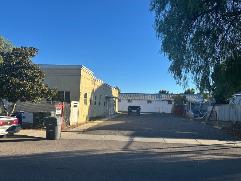 More Photos Of 202 6th St, Ramona Freestanding For Sale