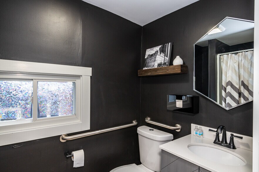 More Photos Of 1519 E 5th St, Dayton Office For Sale