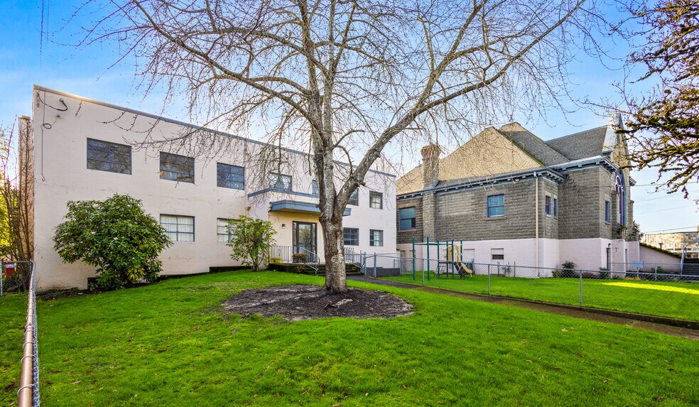 More Photos Of 820 Jefferson St NE, Salem Religious Facility For Sale