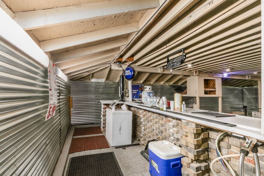 More Photos Of 1662 W Mound St, Columbus Restaurant For Sale