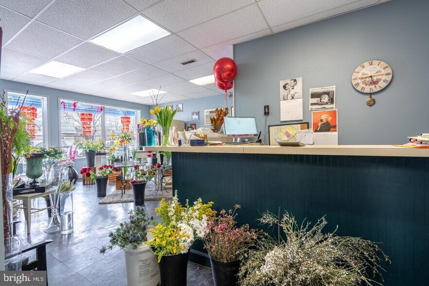 More Photos Of 373 Easton Rd, Horsham Township Auto Repair For Lease
