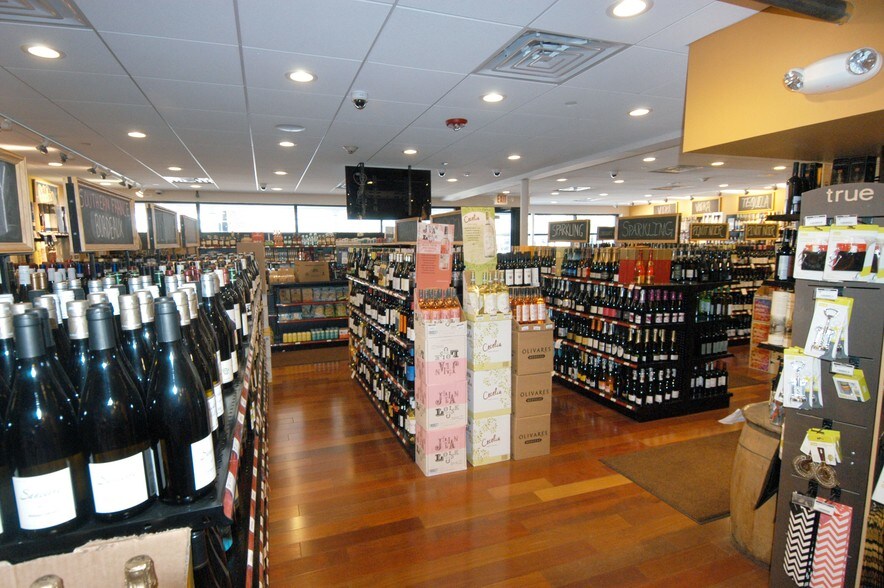 More Photos Of 618-620 Cambridge St, Cambridge Storefront Retail Residential For Lease