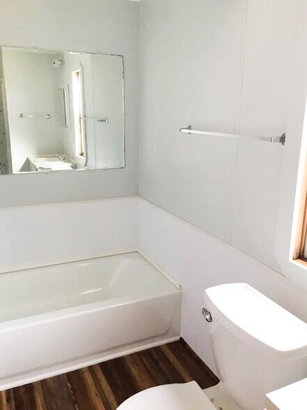 More Photos Of 910 Memorial Dr, Cortez Manufactured Housing Mobile Home Park For Sale