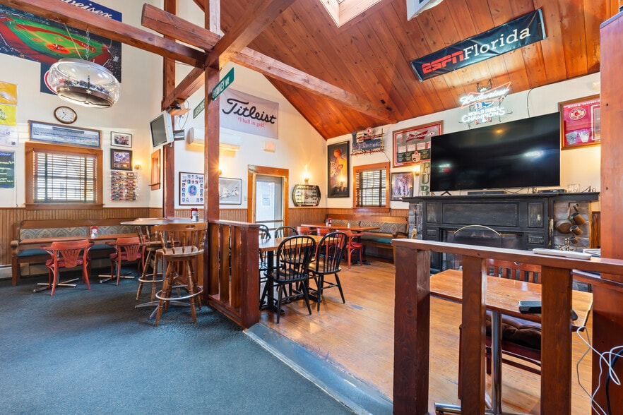 More Photos Of 52 Post Rd, Wells Restaurant For Sale