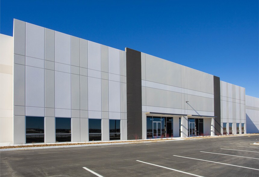 More Photos Of 14101 E Otero Ave, Englewood Warehouse For Lease