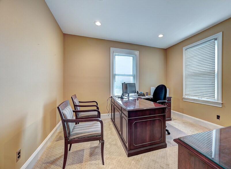 More Photos Of 24 Washington Ave, Chatham Office For Sale