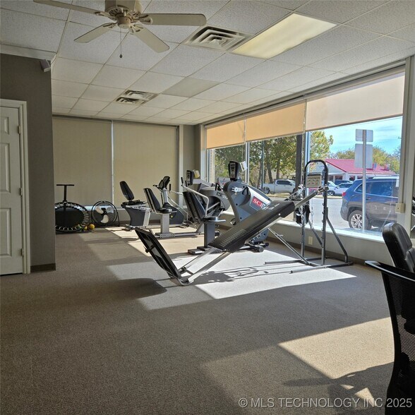 More Photos Of 523 E 6th St, Okmulgee Storefront Retail Office For Sale