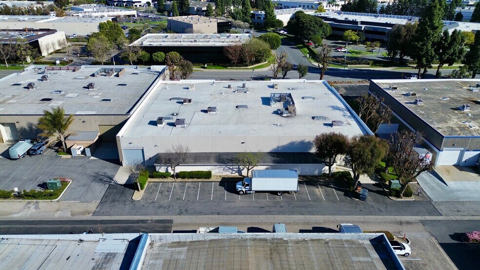 More Photos Of 829-833 Flynn Rd, Camarillo Manufacturing For Lease