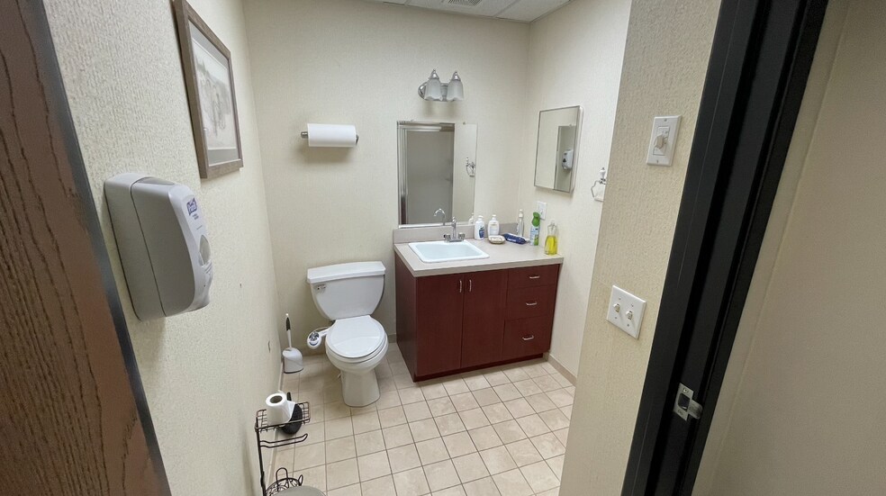 More Photos Of 271 US Highway 46, Fairfield Office Residential For Lease