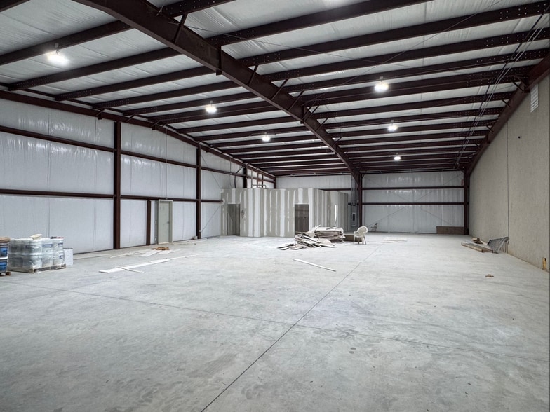 More Photos Of 1761 Peachtree Industrial Blvd, Buford Warehouse For Lease
