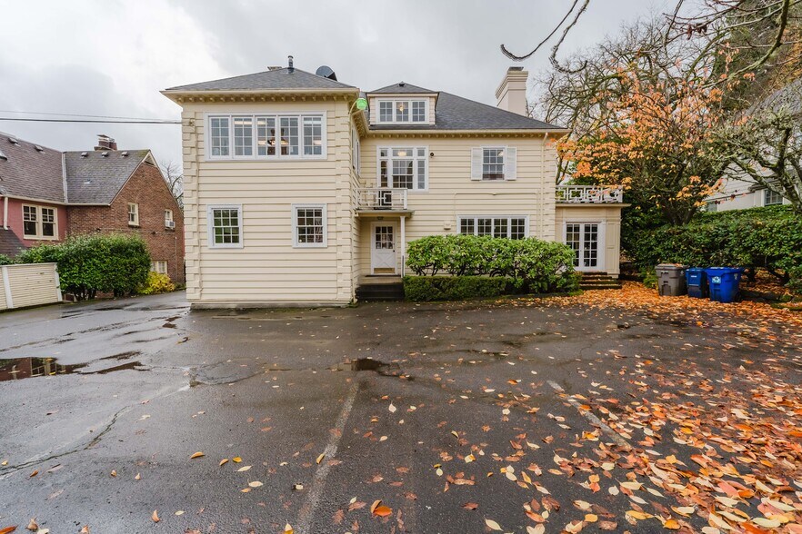 More Photos Of 2165 SW Main St, Portland Office For Sale