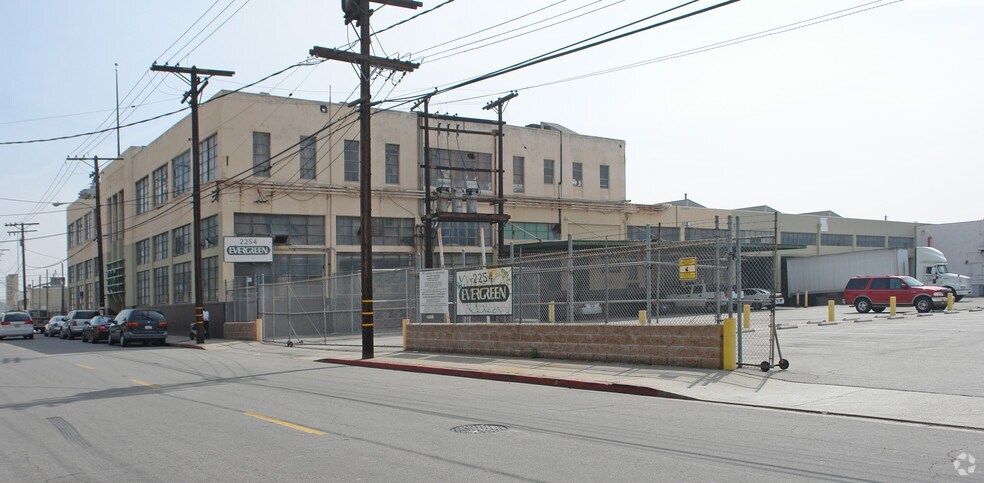 More Photos Of 2254 E 49th St, Vernon Manufacturing For Lease
