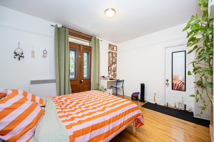 More Photos Of 4320-4324 St Saint-Denis, Montréal Multifamily For Sale