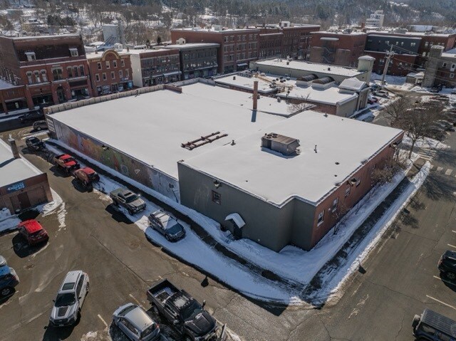 More Photos Of 443 Railroad St, Saint Johnsbury General Retail For Sale