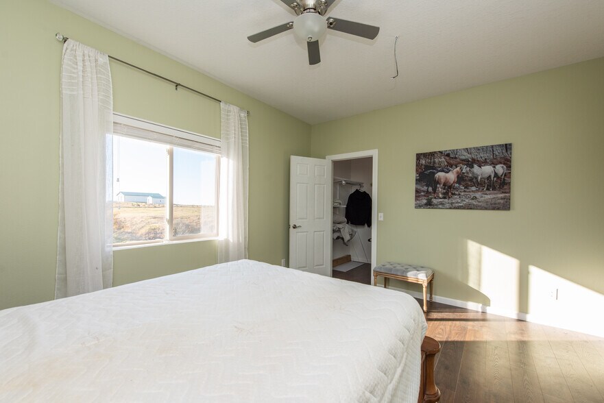 More Photos Of 13603 38th St SW, Belfield Flex For Lease