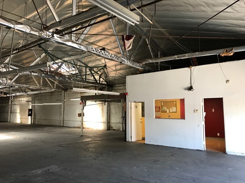More Photos Of 3805 Avalon Blvd, Los Angeles Manufacturing For Lease