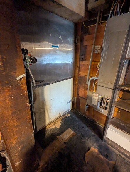 More Photos Of 17 Main St, Ballston Lake Restaurant For Lease