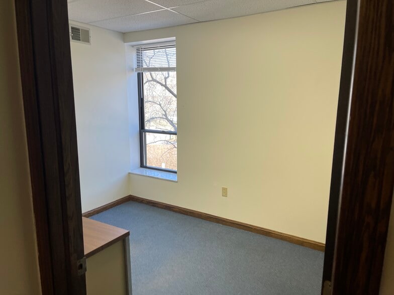 More Photos Of 600 Commerce Dr, Coraopolis Office Residential For Sale