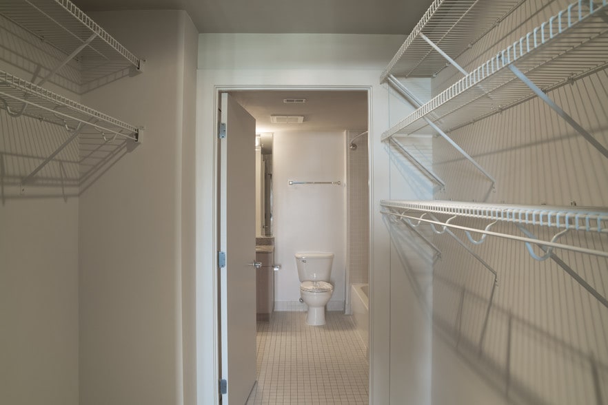 More Photos Of 1375 Kenyon St NW, Washington Apartments For Lease