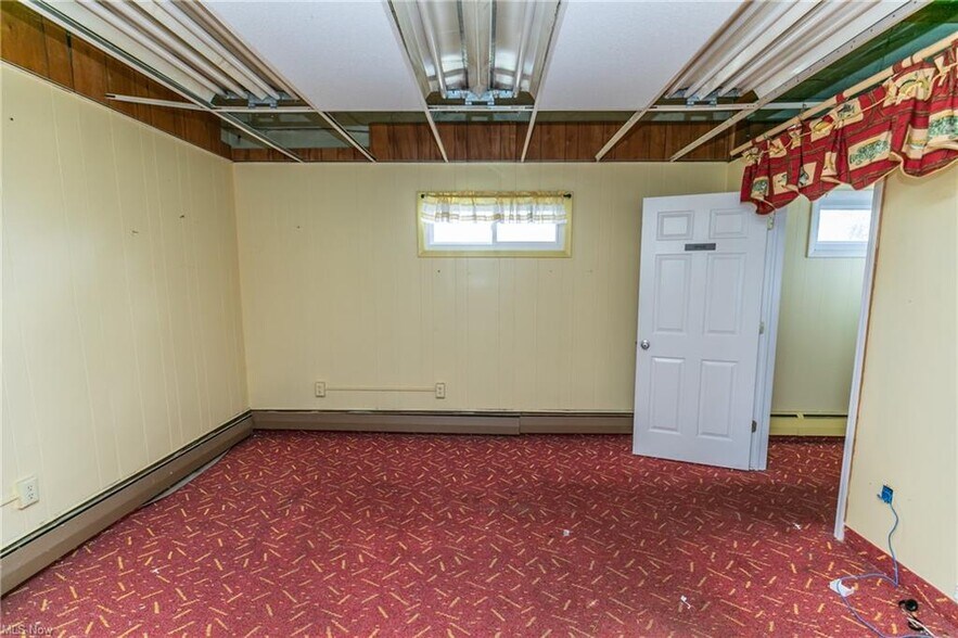 More Photos Of 899 S Canton Rd, Akron Light Distribution For Sale