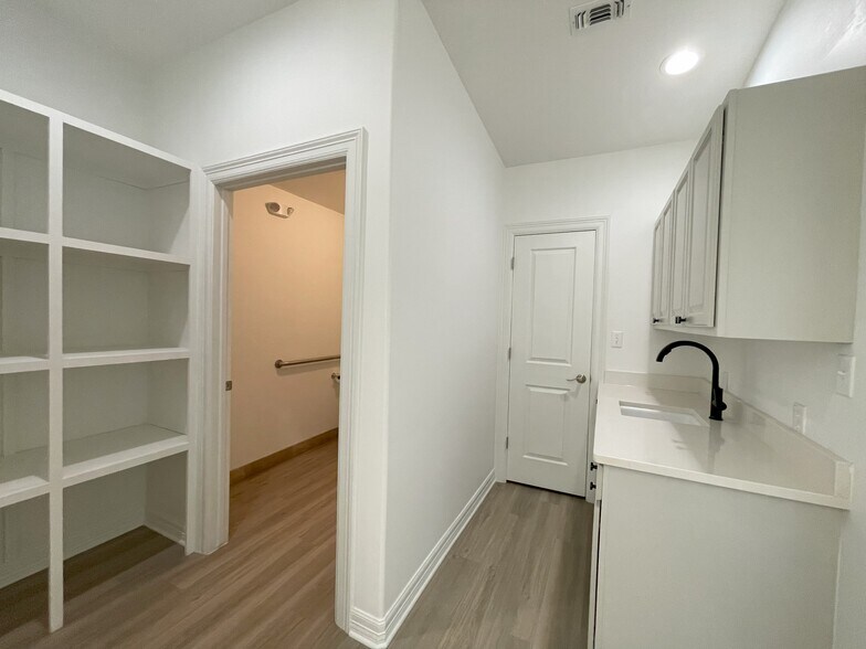 More Photos Of 109 Enterprise Pky, Boerne Loft Creative Space For Lease