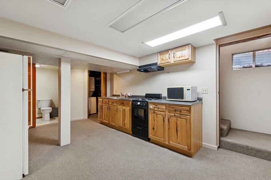 More Photos Of 327 Spokane Ave, Whitefish Flex For Sale