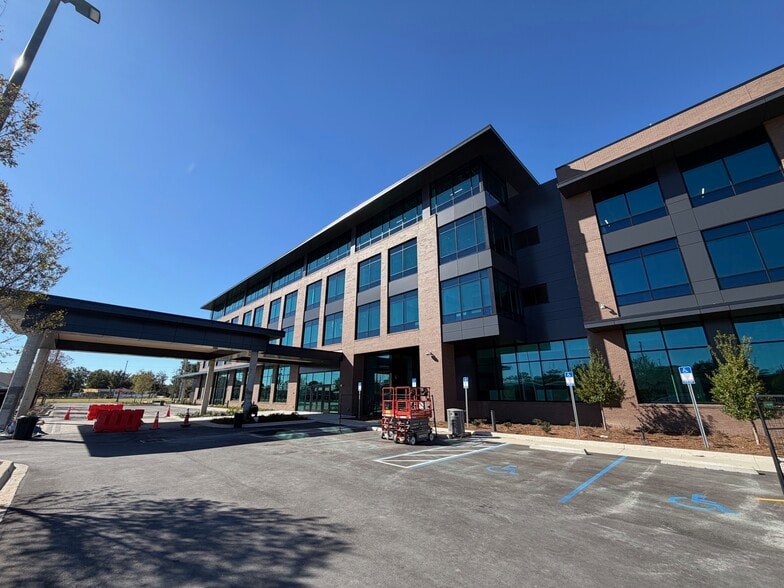 More Photos Of 511 Government Ave, Valparaiso Office For Lease