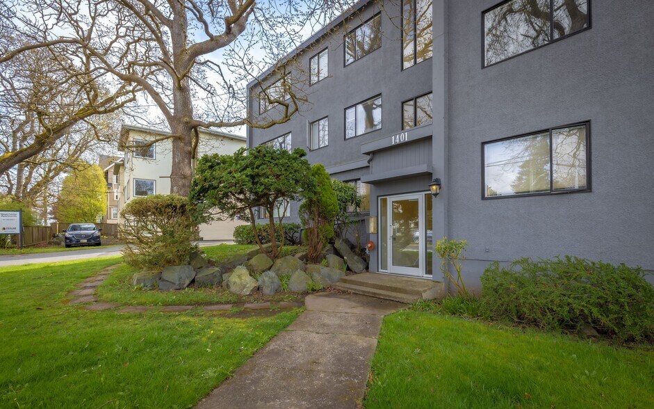 More Photos Of 1401 Fort St, Victoria Apartments For Sale