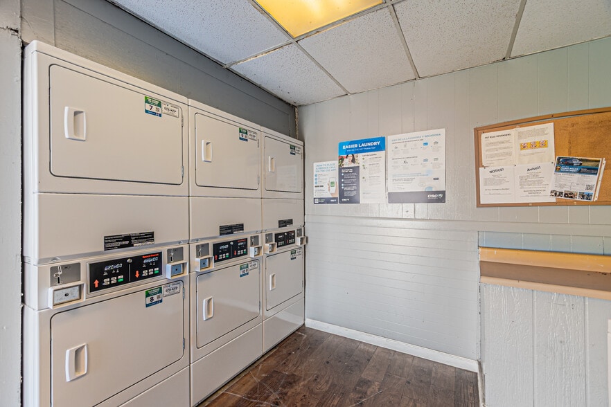 More Photos Of 450 E Hurst Blvd, Hurst Apartments For Sale