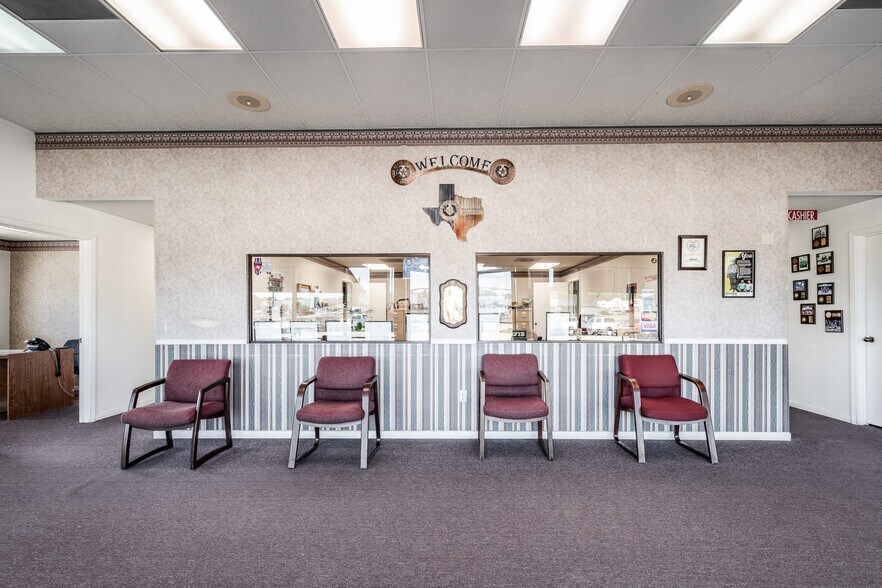 More Photos Of 1617 W Church St, Livingston General Retail For Sale