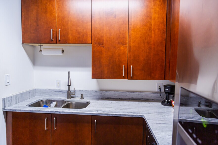 More Photos Of 319 Atlanta St, Marietta Office For Sale