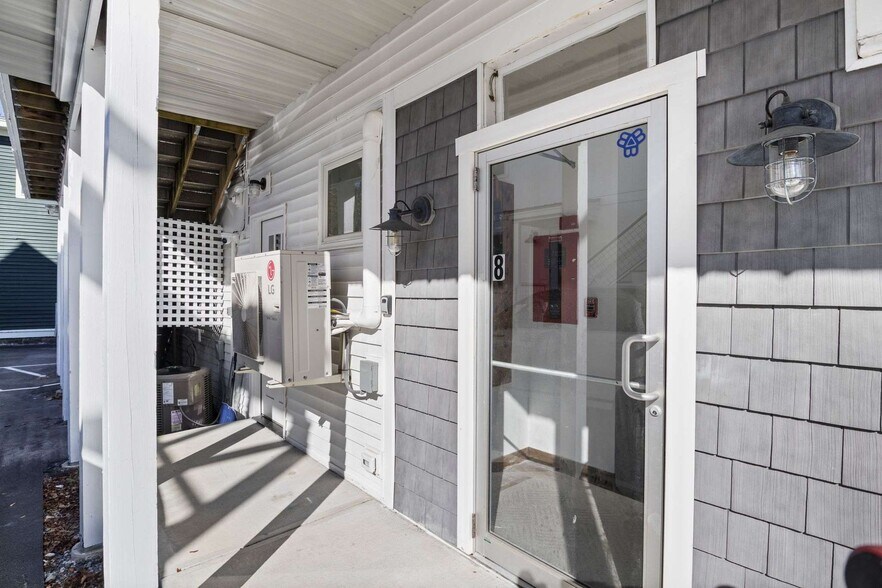 More Photos Of 20 Shore Rd, Ogunquit Storefront Retail Office For Sale