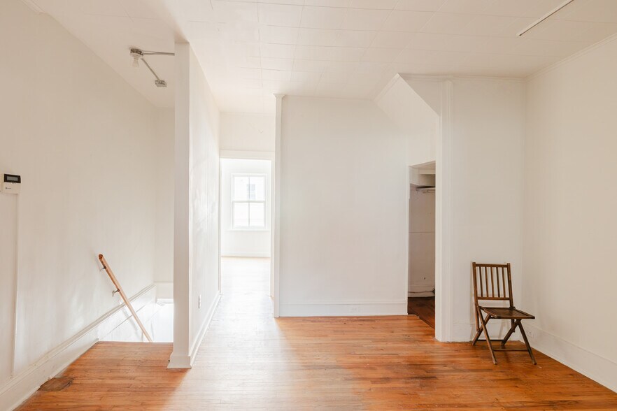 More Photos Of 323 Warren St, Hudson Storefront Retail Residential For Sale