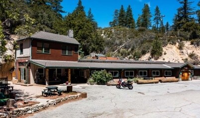 More Photos Of CA-2, La Cañada Flintridge General Retail For Sale