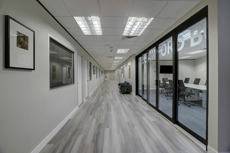 More Photos Of 5295 Hollister St, Houston Office For Sale