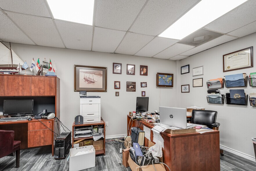 More Photos Of 17717 Highway 59 N, Humble Auto Repair For Sale