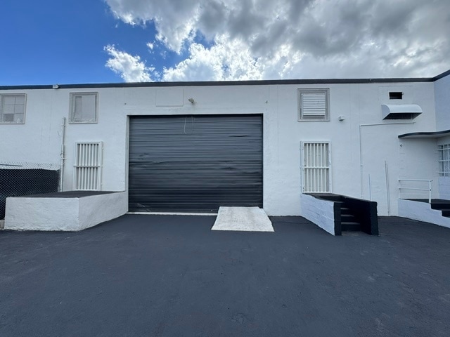 More Photos Of 286-288 NE 67th St, Miami Warehouse For Lease