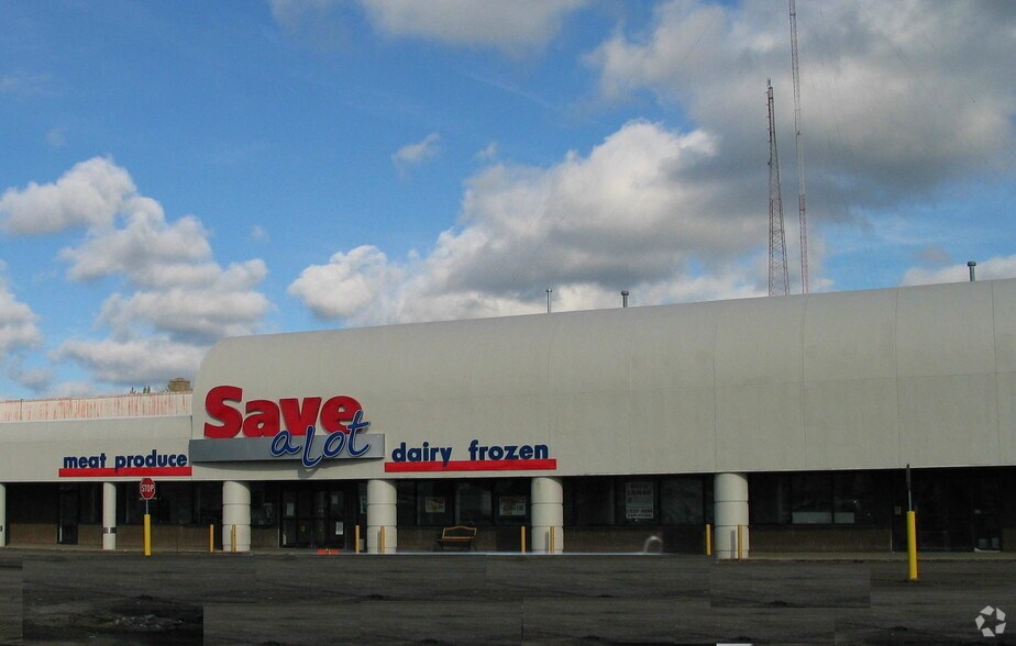 12121270 Abbott Rd, Lackawanna, NY 14218 For Lease