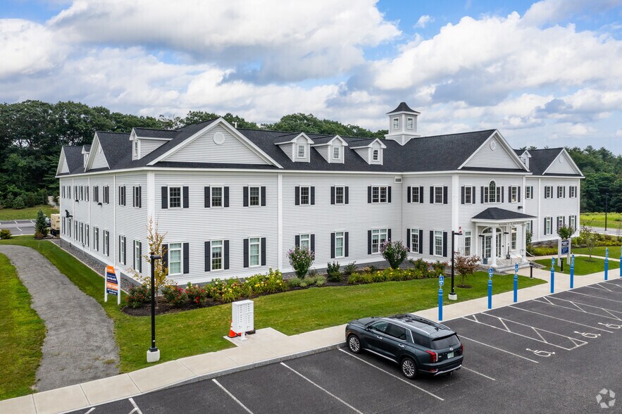 More Photos Of 118 Portsmouth Ave, Stratham Unknown For Lease