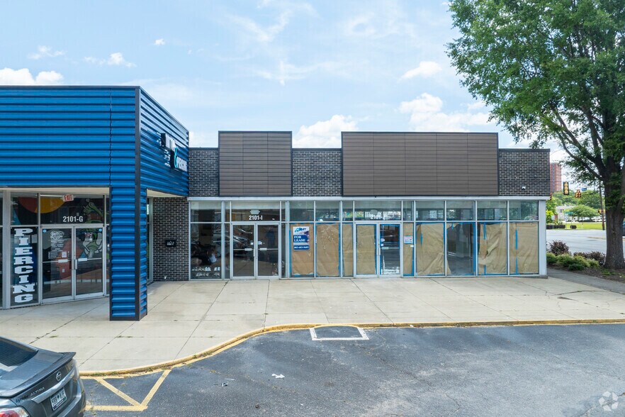 More Photos Of 2101 Main St, Columbia Freestanding For Lease