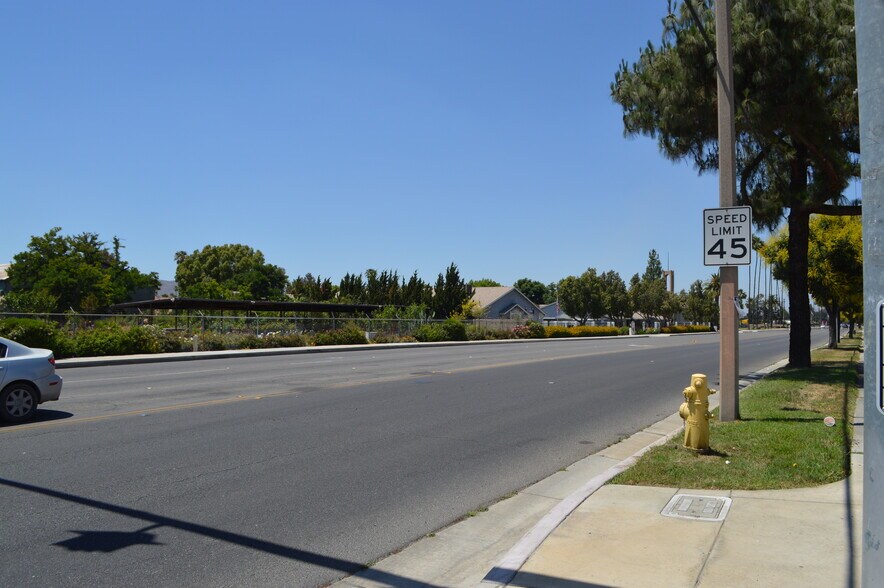 More Photos Of 2750 W Devonshire Ave, Hemet Freestanding For Sale