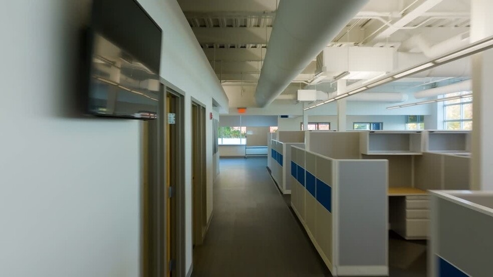 More Photos Of 75 Sylvan St, Danvers Unknown For Lease