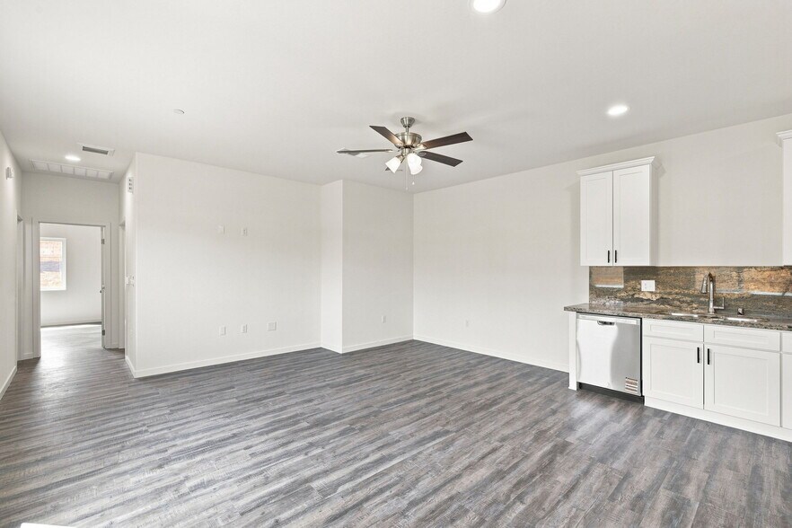 More Photos Of 9121 Prometheus Dr, Bakersfield Apartments For Sale