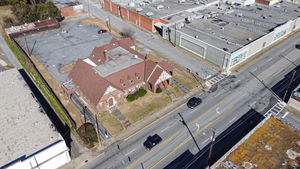 More Photos Of 1015 13th St, Columbus General Retail For Sale