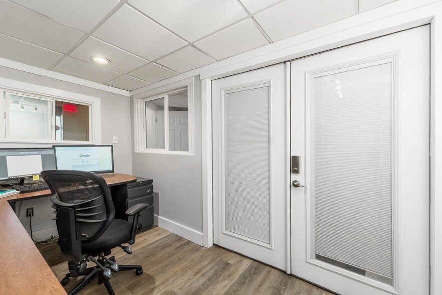 More Photos Of 545 E Main St, Lancaster Office Residential For Sale