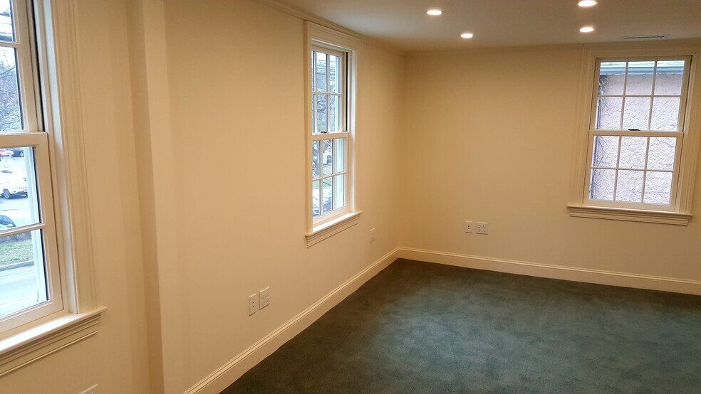 More Photos Of 28 Sound View Dr, Greenwich Office Residential For Lease