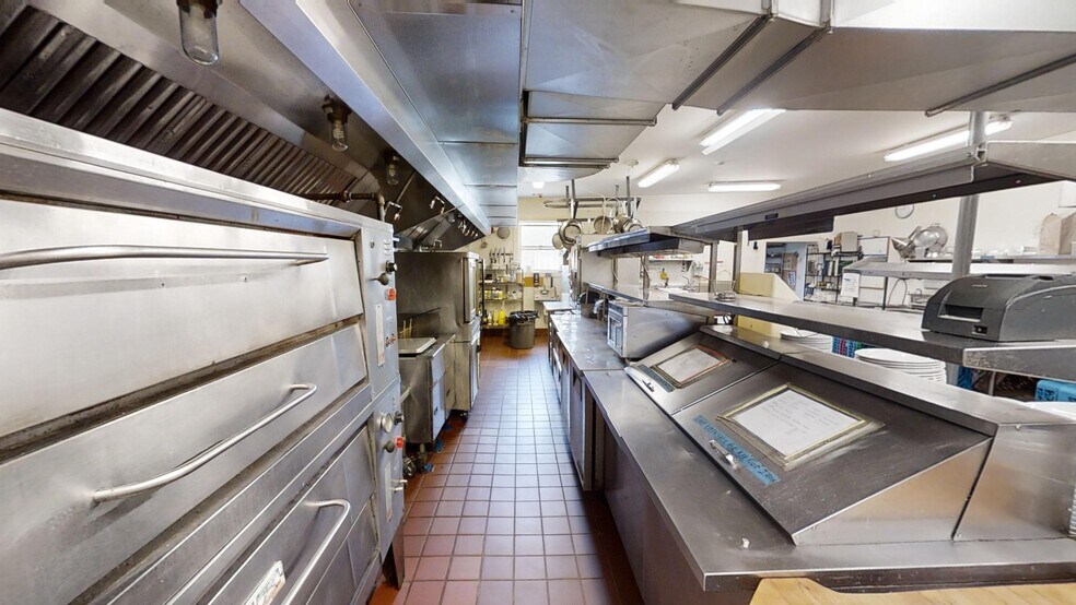 More Photos Of 109 Black Rock Tpke, Redding Restaurant For Lease