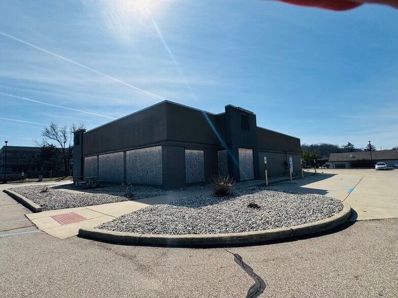 More Photos Of 5432 Portage Dr, Portage Fast Food For Sale