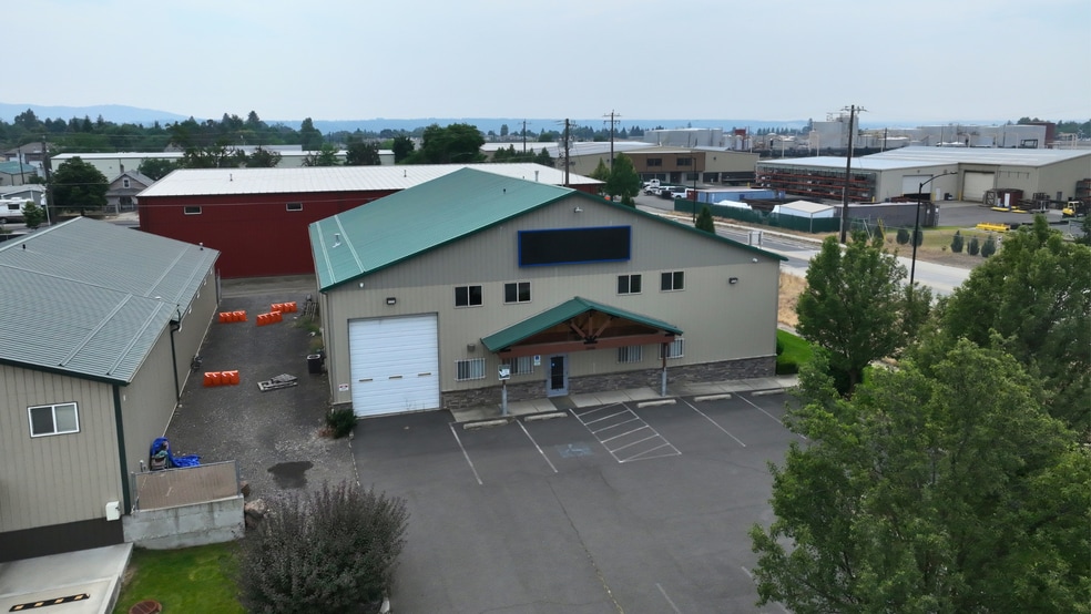 More Photos Of 3606 E Wellesley Ave, Spokane Service For Lease