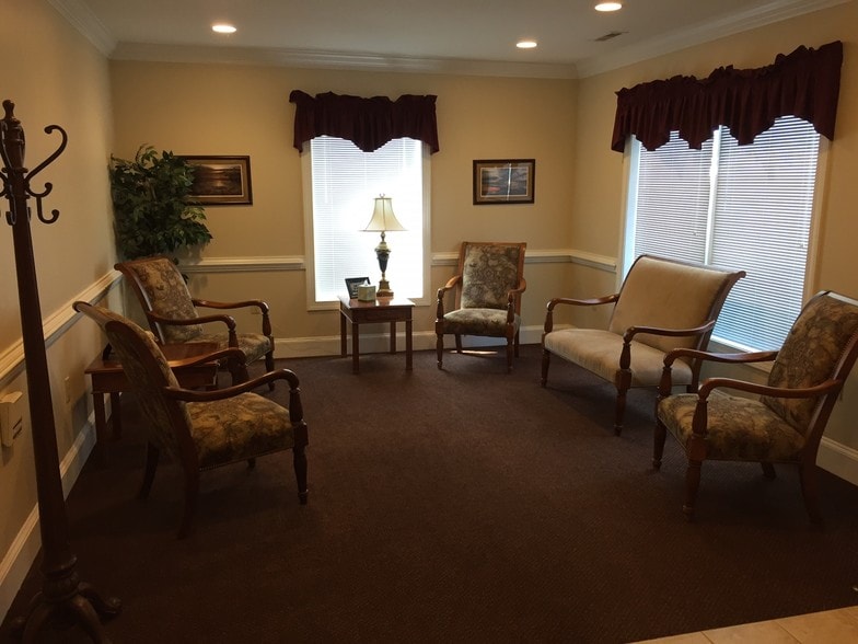 More Photos Of 1030 Homeland Ave, Greensboro Office For Lease